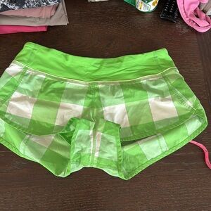 🦄 Lululemon Hotty hots size 6